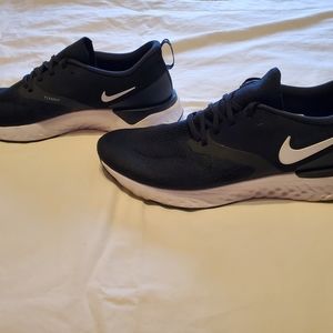 Nike Odyssey React 2 Flyknit